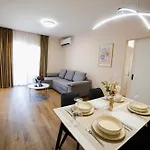 Matisse No23 - Luxury One Bedroom With Parking דירה *