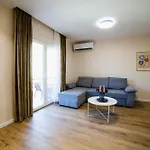 Matisse No23 - Luxury One Bedroom With Parking * טיראנה