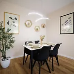 Matisse No23 - Luxury One Bedroom With Parking * טיראנה