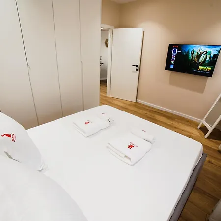 Matisse No23 - Luxury One Bedroom With Parking Τίρανα