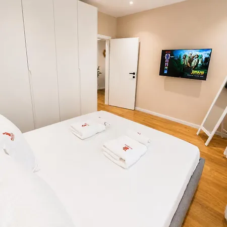 Matisse No12 - Luxury One Bedroom With Parking