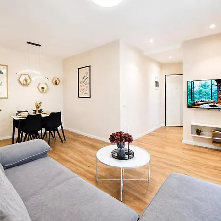 Matisse No12 - Luxury One Bedroom With Parking شقة تيرانا