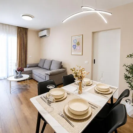 Matisse No12 - Luxury One Bedroom With Parking شقة تيرانا