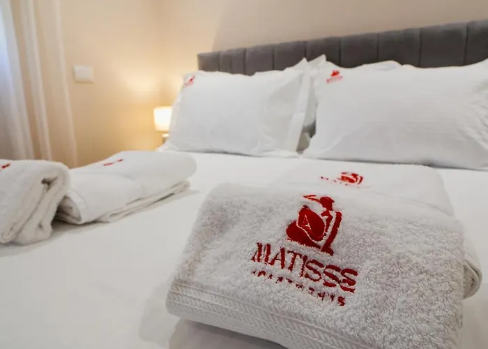 Matisse No23 - Luxury One Bedroom With Parking Apartment *